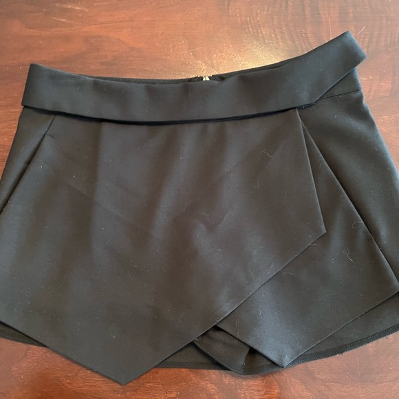 Black Zara skort - Picture 1 of 2